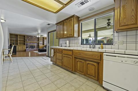 1271 E Richard Smith Ave, Tulare, CA 93274 photo 17