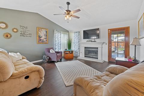 730 Encore Dr, Hanford, CA 93230 photo 6