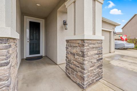 3901 E Cypress Ave, Visalia, CA 93292 photo 3