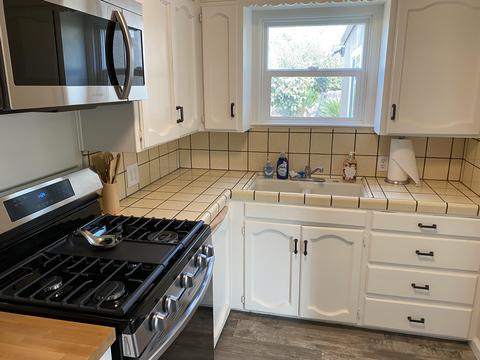 1064 E Apricot Ave, Tulare, CA 93274 photo 5