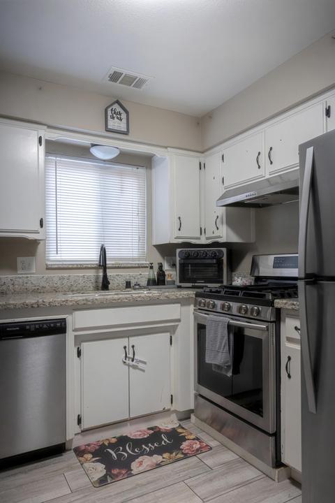 911 Orangewood Ct, Lemoore, CA 93245 photo 11