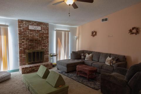 911 Orangewood Ct, Lemoore, CA 93245 photo 6