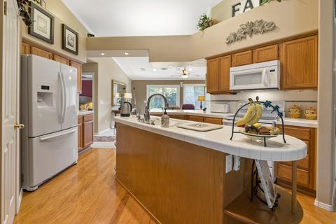 3909 E Paradise Ave, Visalia, CA 93292 photo 2