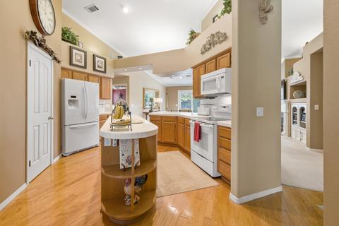 3909 E Paradise Ave, Visalia, CA 93292 photo 14