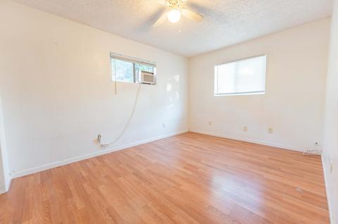 1046 E Atkins Ave, Visalia, CA 93292 photo 16