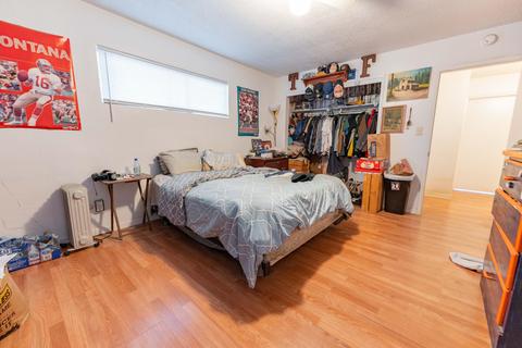 1046 E Atkins Ave, Visalia, CA 93292 photo 23