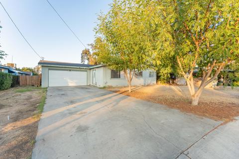1046 E Atkins Ave, Visalia, CA 93292 photo 2