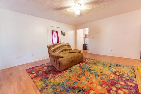 1046 E Atkins Ave, Visalia, CA 93292 photo 8