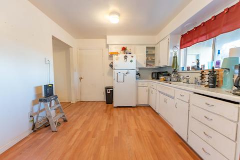 1046 E Atkins Ave, Visalia, CA 93292 photo 12