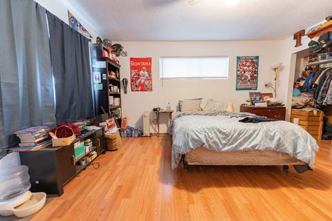 1046 E Atkins Ave, Visalia, CA 93292 photo 22