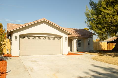 706 Keith St, Lemoore, CA 93245 photo 1