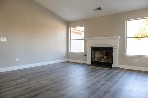 706 Keith St, Lemoore, CA 93245 photo 4