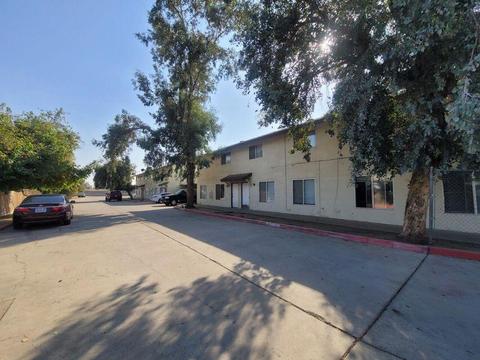 619 E Houston Ave, Visalia, CA 93292