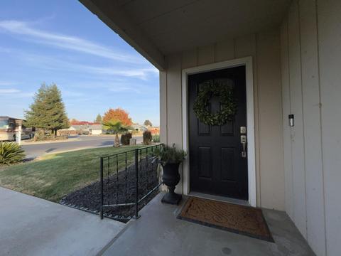 2213 E Howard Ave, Visalia, CA 93292 photo 9