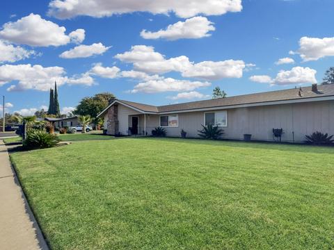 2213 E Howard Ave, Visalia, CA 93292 photo 4