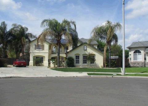 1480 Cherry Ln, Lemoore, CA 93245