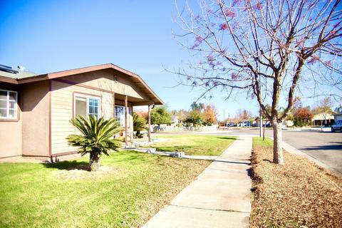 720 Otero St, Lemoore, CA 93245 photo 7