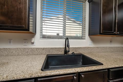 965 Topaz Ave, Lemoore, CA 93245 photo 10