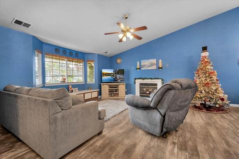 4010 E Laurel Ct, Visalia, CA 93292 photo 10