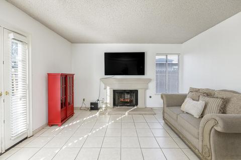 2103 Thompson Ave, Selma, CA 93662 photo 4