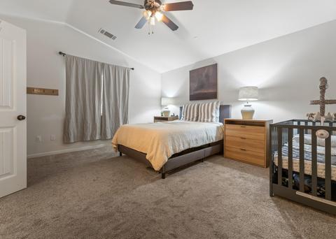 1121 E Vine Ct, Visalia, CA 93292 photo 12