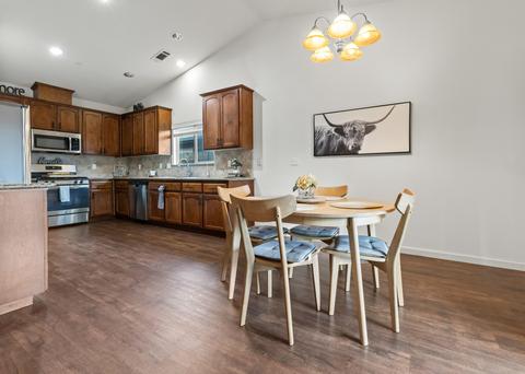 1121 E Vine Ct, Visalia, CA 93292 photo 7