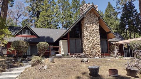 1679 Nelson Dr #D, Springville, CA 93265