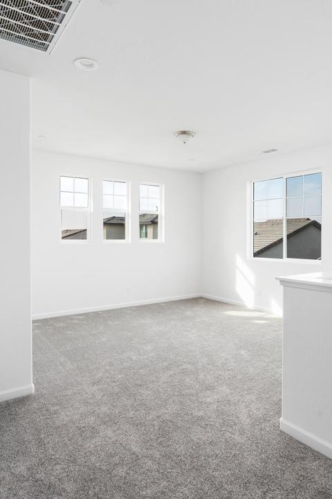 1352 W Nelson Ct, Fowler, CA 93625 photo 7