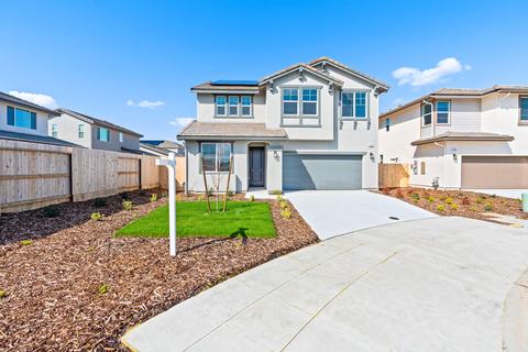 1352 W Nelson Ct, Fowler, CA 93625 photo 1