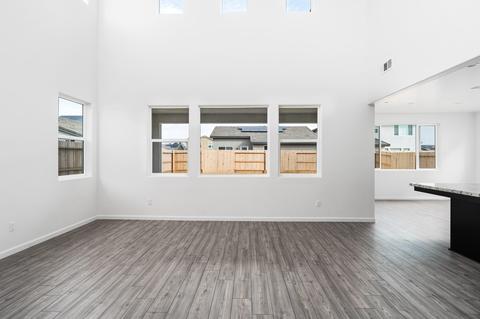 1352 W Nelson Ct, Fowler, CA 93625 photo 5