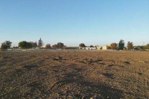 S Mooney Boulevard, Visalia, CA 93277 photo 4