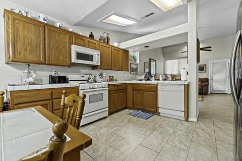 1515 E Mesa Ct, Visalia, CA 93292 photo 14