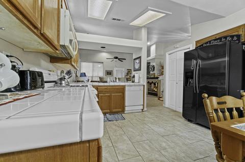 1515 E Mesa Ct, Visalia, CA 93292 photo 13