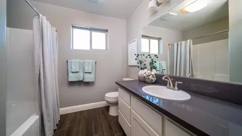 1027 E Seeger Ave, Visalia, CA 93292 photo 9