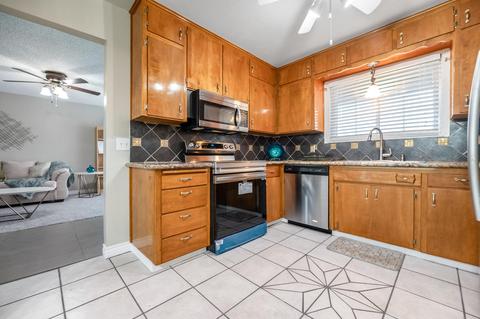 255 Encore Dr, Hanford, CA 93230 photo 9