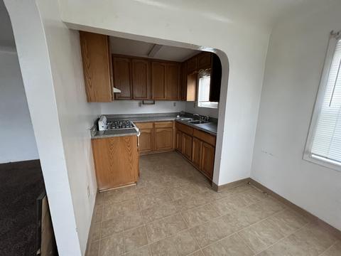 806 N E St, Tulare, CA 93274 photo 6