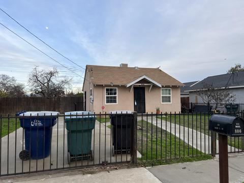 806 N E St, Tulare, CA 93274 photo 3