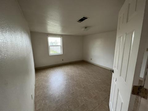 806 N E St, Tulare, CA 93274 photo 10