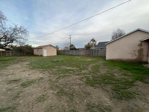 806 N E St, Tulare, CA 93274 photo 13