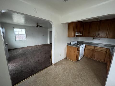 806 N E St, Tulare, CA 93274 photo 7