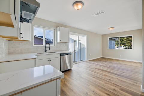 805 E Myrtle Ave, Visalia, CA 93292 photo 12