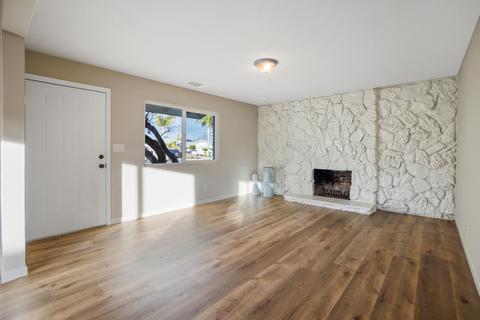 805 E Myrtle Ave, Visalia, CA 93292 photo 3