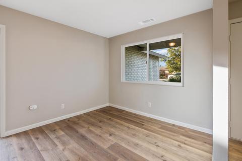 805 E Myrtle Ave, Visalia, CA 93292 photo 6