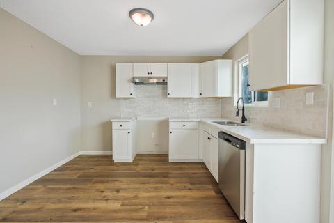805 E Myrtle Ave, Visalia, CA 93292 photo 10