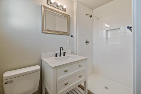 805 E Myrtle Ave, Visalia, CA 93292 photo 19