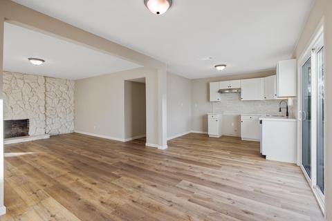805 E Myrtle Ave, Visalia, CA 93292 photo 8