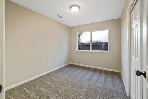 805 E Myrtle Ave, Visalia, CA 93292 photo 14