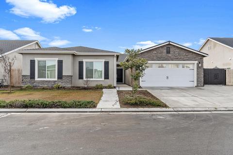 1845 Softwind Dr, Tulare, CA 93274