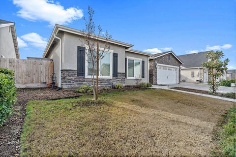 1845 Softwind Dr, Tulare, CA 93274 photo 2