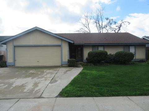 1261 E Ben Franklin Ave, Tulare, CA 93274 photo 1